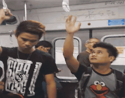 Chỗ bám lý tưởng của anh chàng chiều cao khiêm tốn.