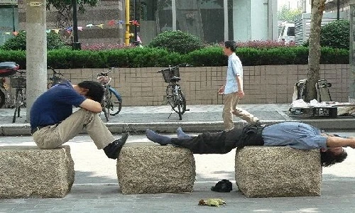 Cười nghiêng ngả với những tư thế ngủ siêu độc (2)