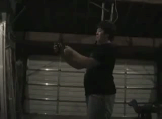 Nghịch dại hại mặt.