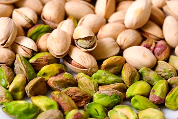 Cây sống 300 năm, hạt khi chín “tự bật cười”, quý như vàng