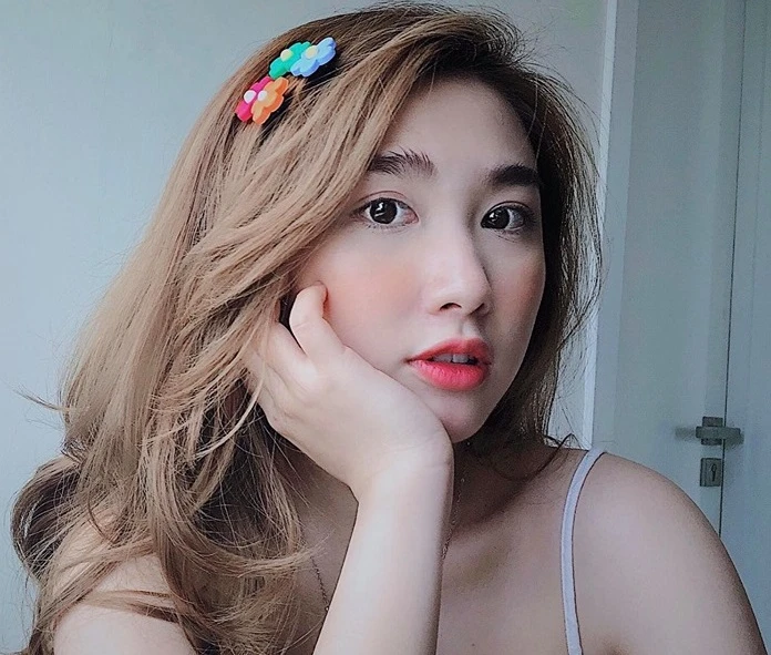 Hậu chia tay, bạn gái cũ Bùi Tiến Dũng chăm khoe ảnh nóng bỏng