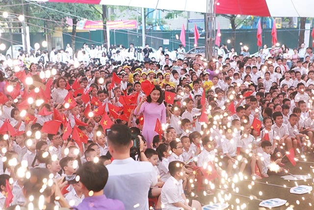 Ngày khai giảng không bóng bay đầu tiên ở Hà Nội