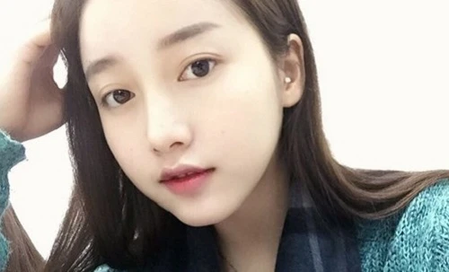 Hoa khôi giảng đường xinh đẹp, học giỏi