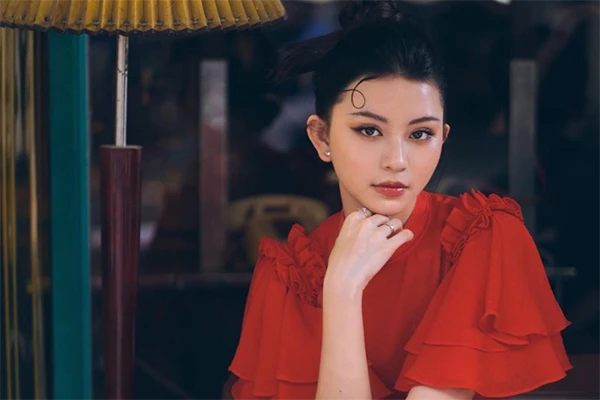 Dàn hot girl Việt xúng xính áo dài mừng năm mới Canh Tý 2020