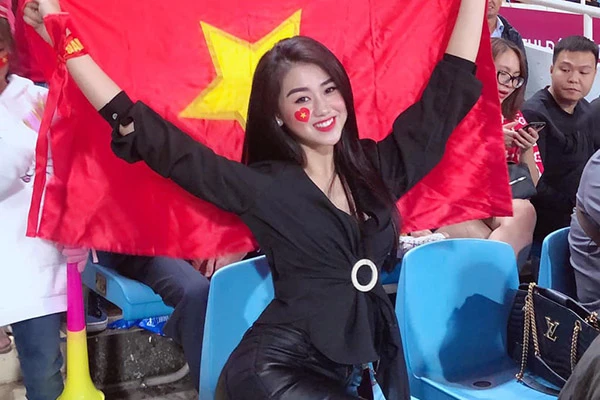 Bạn gái cũ lấy chồng, Tiến Linh thả thính hot girl World Cup cực gắt