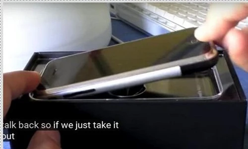 Cận cảnh iPhone đời đầu giá nửa tỷ chưa đập hộp gây sốt 