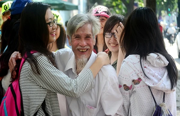 Xem ngày hội “Ôm” ở TP HCM