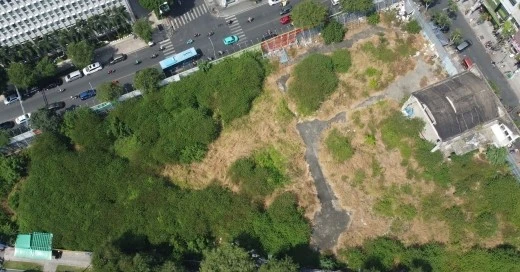 Cận cảnh hai khu đất “vàng” bỏ hoang tại trung tâm TP HCM