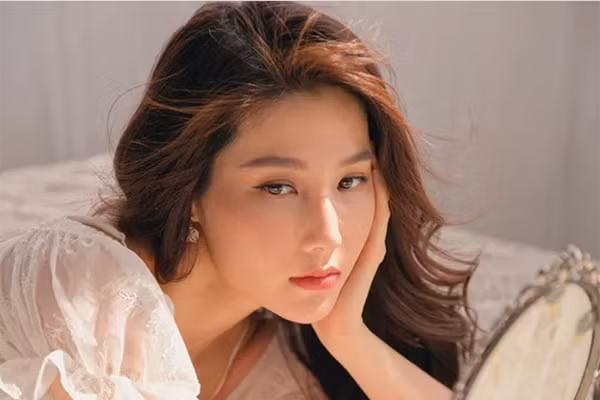 Bước vào "tuổi băm" Diễm My 9X ngày càng nhuận sắc khiến dân tình không thể ngồi yên