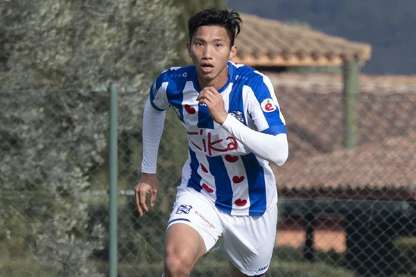 Kịch bản nào cho Văn Hậu khi bị 78% CĐV Heerenveen “ghét bỏ”