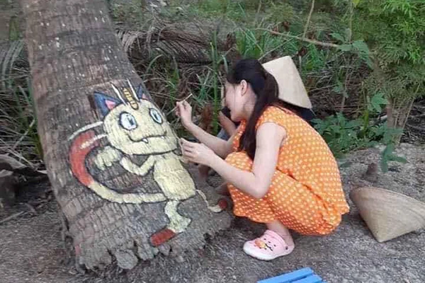 Rảnh quá hóa hay, cô gái vẽ lên cây thể hiện fan cứng của Pokemon