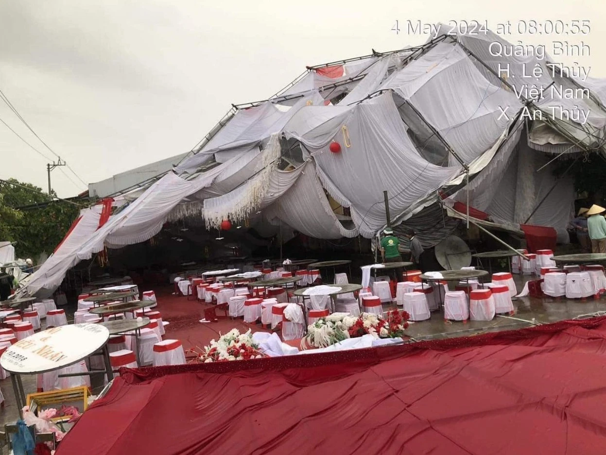 Rạp đám cưới đổ sập, netizen hỏi “tội thầy” xem ngày