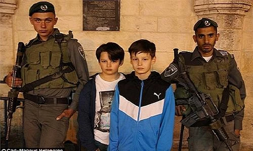 Cha đem con đến Syria để cai nghiện game bắn súng