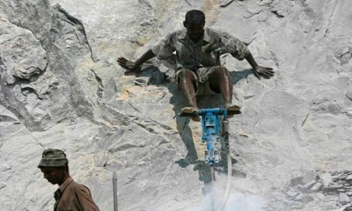 Thót tim với những công việc nguy hiểm (3)