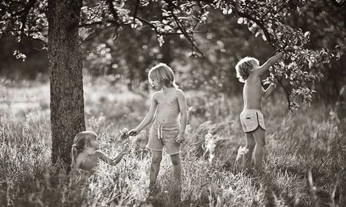 Sốt bộ ảnh mùa hè tuổi thơ của trẻ em nông thôn