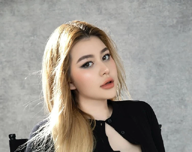  Sunna hóa thân thỏ trắng, chưa tới Halloween fan đã “mất ngủ”