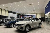 Volkswagen Touareg giảm sâu chưa từng có, tới 330 triệu đồng