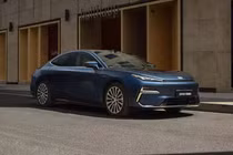 Sếp Chery gây "bão mạng" vì chê Geely Galaxy Starshine 8 