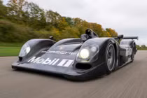 Porsche Carrera GT từ thất bại trở thành siêu xe huyền thoại