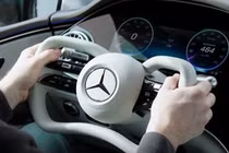 Vô lăng kiểu Tesla sắp có trên xe sang Mercedes-Benz? 