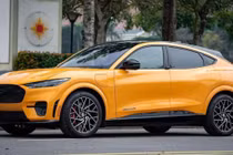 Gần 200.000 xe Ford Mustang Mach-E lỗi khóa cửa, ngừng bán