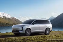 BYD vén màn SUV 6 chỗ cỡ lớn Denza N8L, từ 1,22 tỷ đồng