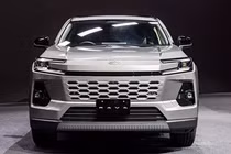 Cận cảnh Toyota RAV4 2026 phong cách "cá mập đầu búa"