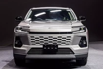 Cận cảnh Toyota RAV4 2026 phong cách "cá mập đầu búa"