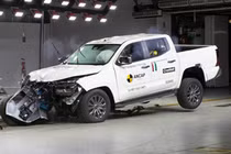 Mitsubishi Triton 2025 đạt chuẩn an toàn 5 sao ANCAP mới