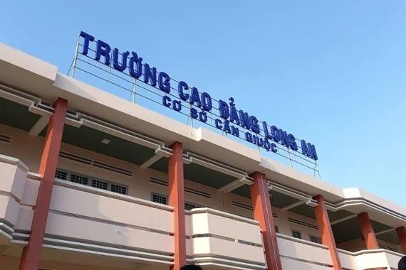 Trường CĐ Long An: Kịch bản cũ lặp lại, một nhà thầu "độc diễn" trúng 2 gói vật tư