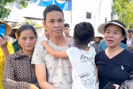 Bị cáo trong vụ gà lôi trắng được tại ngoại vui mừng khi về đến nhà
