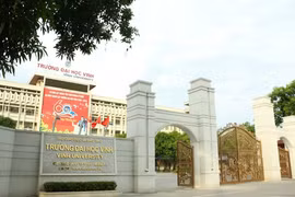 Trường Đại học Vinh kỷ luật cảnh cáo 2 cán bộ bị tố “gạ gẫm” nữ sinh