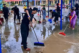 Nếu không chủ động triển khai các biện pháp vệ sinh, nguy cơ bùng phát các bệnh như tiêu chảy, đau mắt đỏ, viêm da, nước ăn chân, bệnh đường hô hấp… là rất lớn.