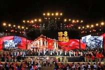 Tổng Bí thư Tô Lâm dự chương trình chính luận nghệ thuật "Dưới cờ vinh quang"