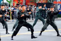 Hình ảnh đầy uy lực, dũng mãnh của chiến sĩ Cảnh sát cơ động