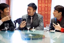 Có 4 kiểu người, đừng bao giờ đến nhà hay quá thân