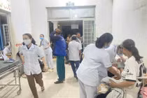 131 người phải nhập viện cấp cứu sau bữa ăn tân gia