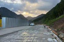 Cấm xe khách, xe tải trên 6 trục lên cao tốc La Sơn- Hòa Liên từ 10-20/11