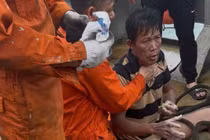 Phép màu 3 người đàn ông Lý Sơn trở về sau 2 ngày trôi dạt trên biển