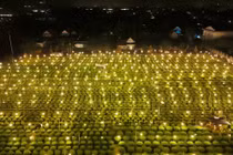 1 làng ở Quảng Ngãi thắp cả triệu bóng đèn, biến 'đêm thành ngày'