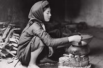 Vẻ đẹp mộc mạc của phụ nữ nông thôn Việt hơn 100 năm trước