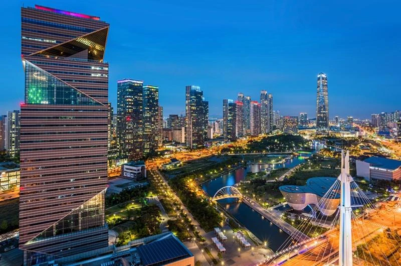 Hóa giải “bẫy thu nhập trung bình” bằng đột phá thể chế
