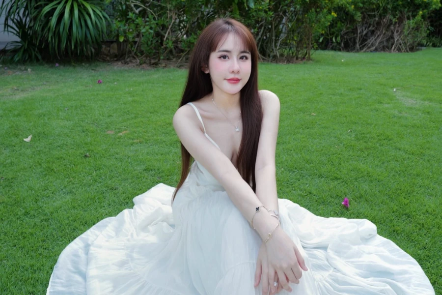 Nữ cơ thủ Lê Tuyết Anh ngọt ngào như nàng công chúa trong bộ ảnh mới