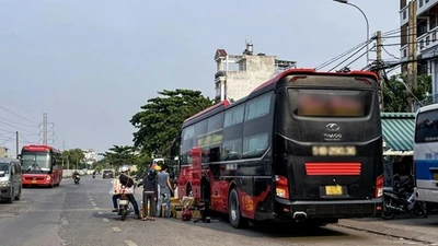 TP HCM: Mạnh tay xóa “xe dù, bến cóc” trên đường Kha Vạn Cân