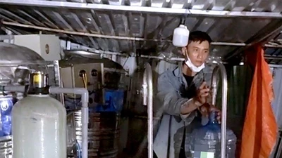 Cảnh báo: Nước máy “đội lốt” nước tinh khiết gây hại sức khỏe