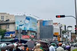 Camera AI TP HCM ghi nhận nhiều vi phạm giao thông: Vượt đèn đỏ, ngược chiều