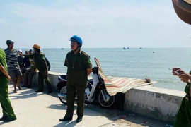 Phát hiện người đàn ông tử vong tại kè biển Hòa Phú, Lâm Đồng