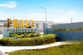 Nhựa Pha Lê thâu tóm Neo Global 