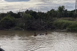 Hiện trường nơi tìm thấy thi thể nngười đàn ông xấu số.