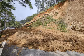 Hiện trường vụ sạt lở trên đèo Prenn.